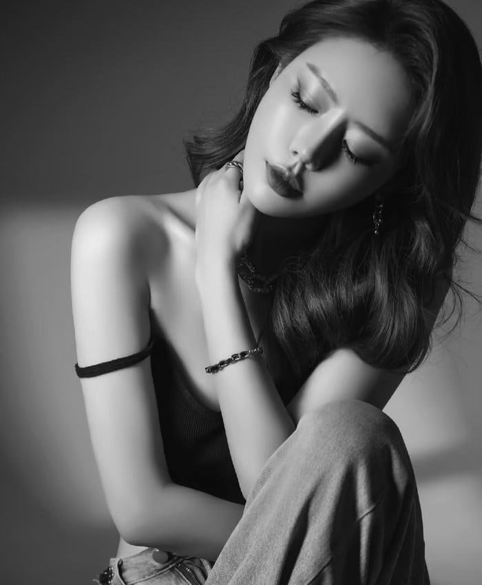 minimal shadow girl dp