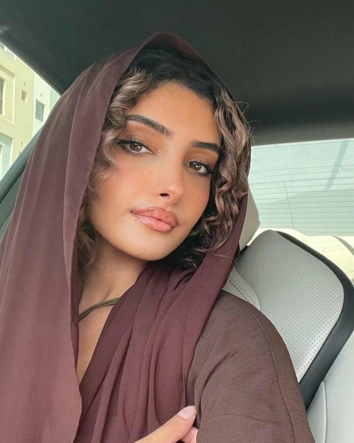 minimal style hijab dp for girls