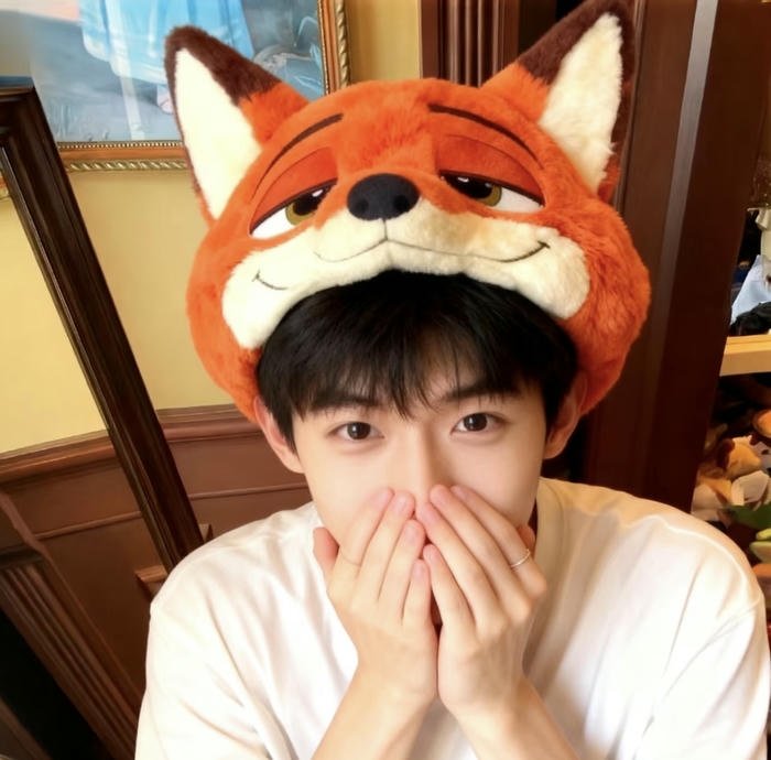 modern cute boy dp image