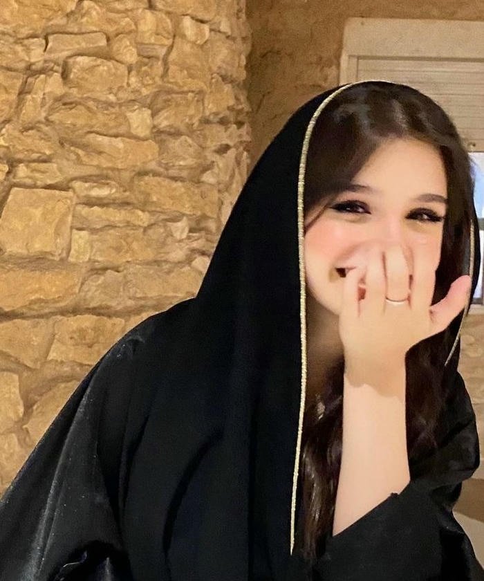 modern hijab dp for girls dp