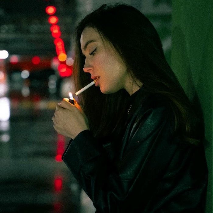 moody Smoking Girl DP