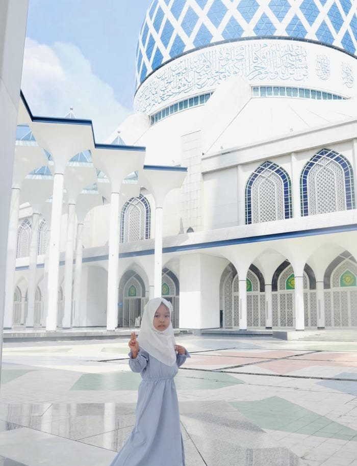 moon theme in ramadan dp for girls