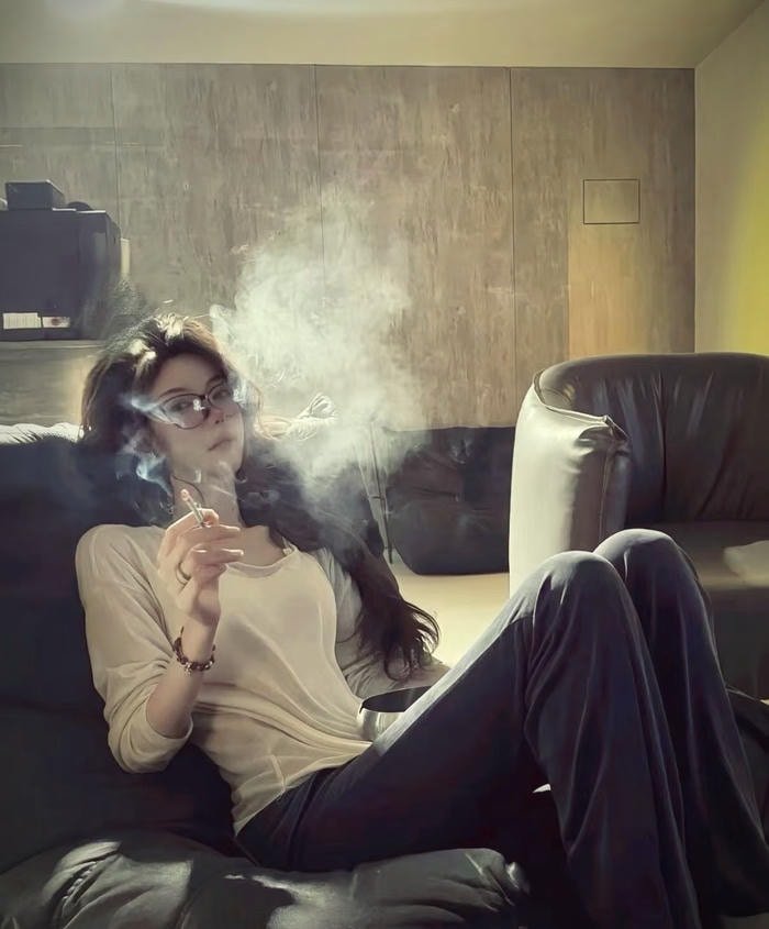 mysterious aura of smoking girl dp