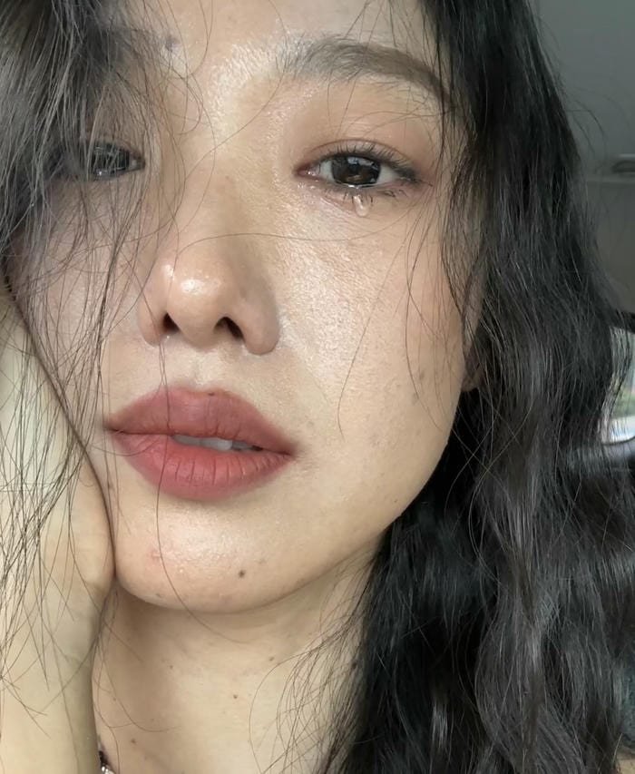 painful stare in girls sad dp