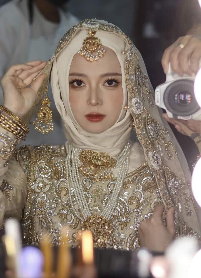 peaceful devotion in ramadan dp for girls