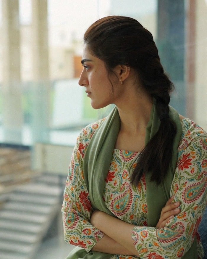 peaceful indian girl dp aesthetic mood