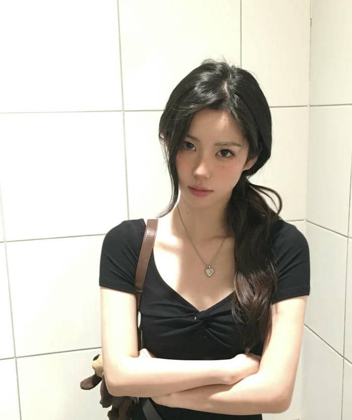 playful female dp image