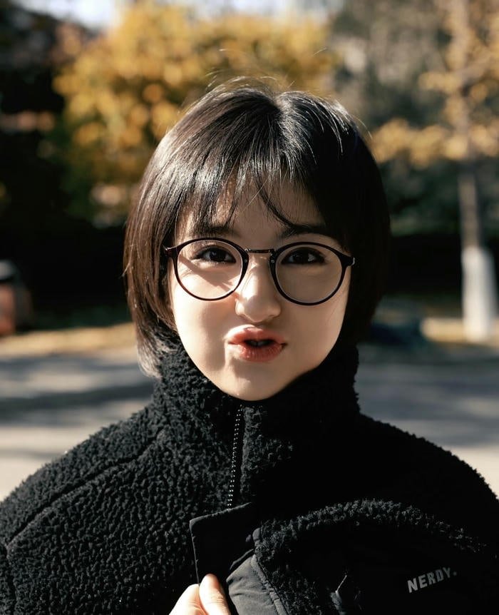 polished look for smart girl dp