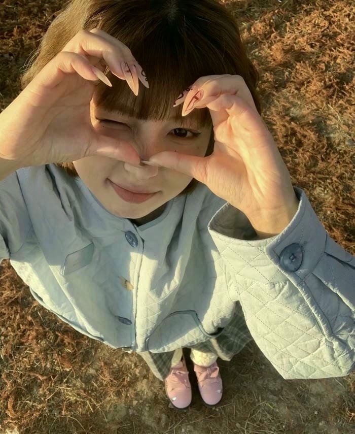 positive vibe in happy girl dp