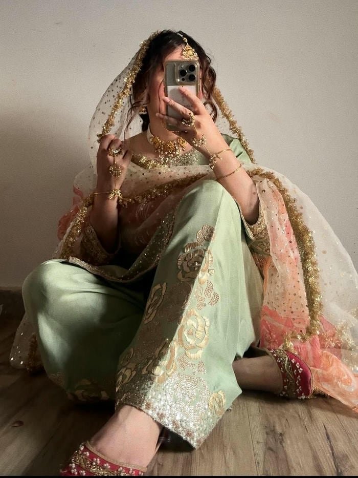 pretty indian girl dp profile image