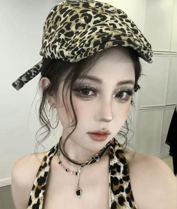 profile pic with eye focus