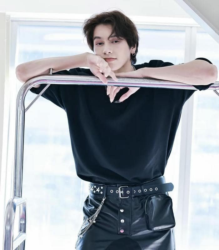 profile smart boy aesthetic