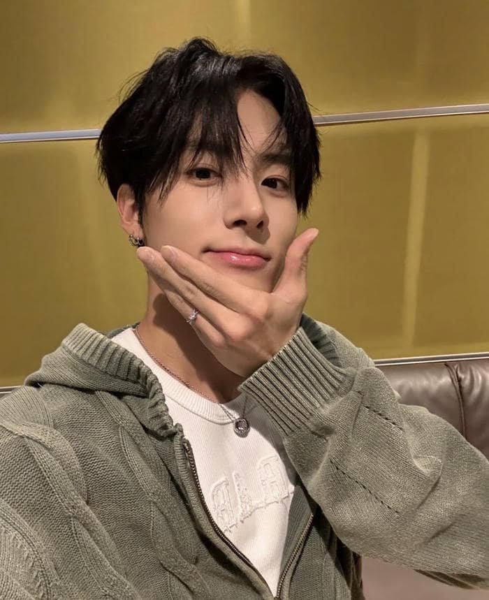 profile smart boy photo