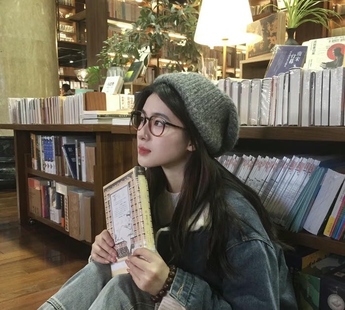 quiet study glow in study girl dp