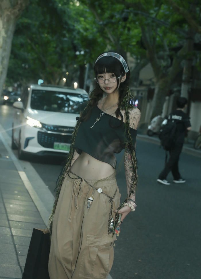 quirky naughty girl dp cute