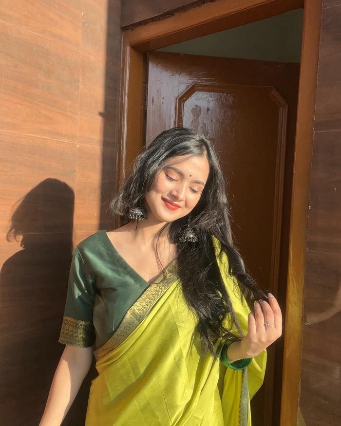 serene marathi girls dp peaceful portrait