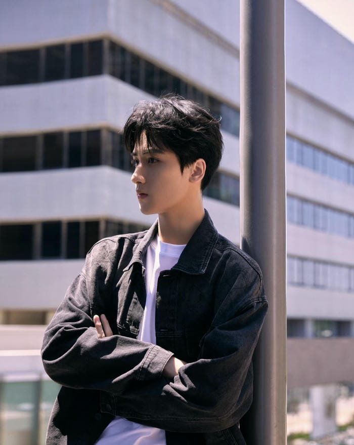 silent boy dark vibe