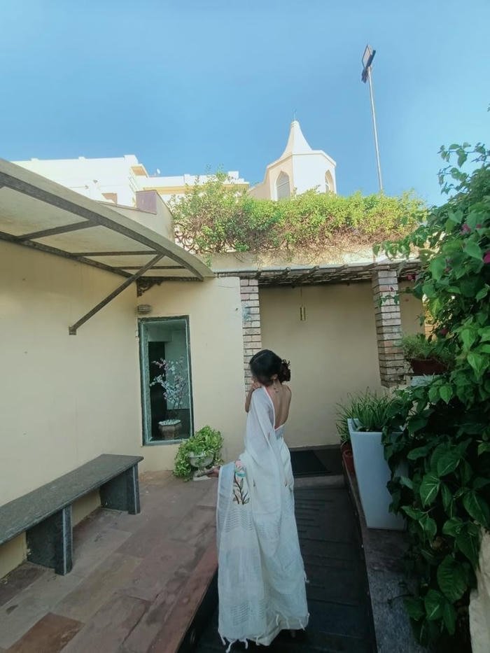 simple marathi girls dp clean image