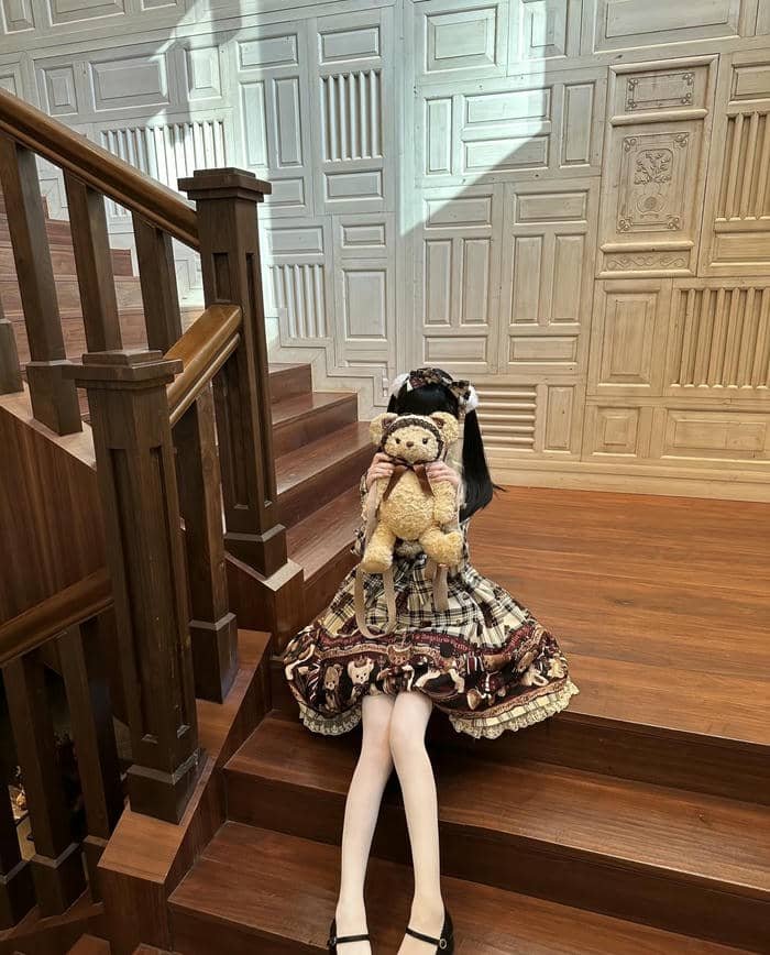 soft cuddly tone in teddy bear girl dp