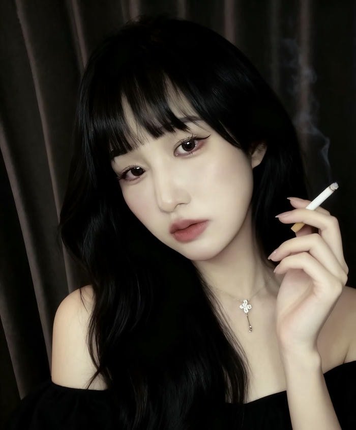 soft dim tone of smoking girl dp