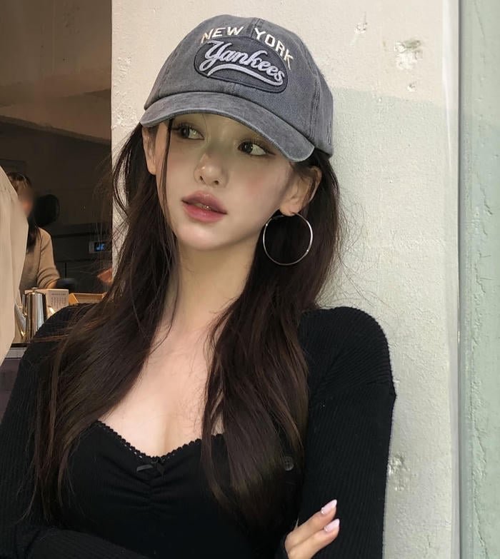 soft glow girl dp featuring jewelry