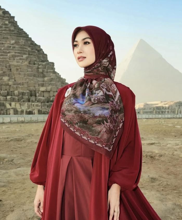 soft glow in ramadan dp for girls