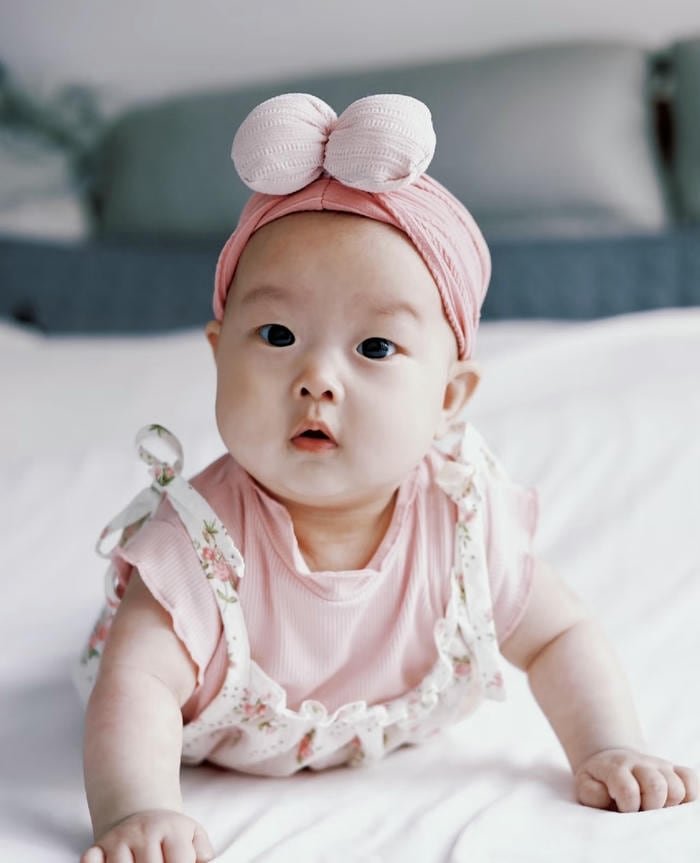soft lighting for stylish cute baby girl dp