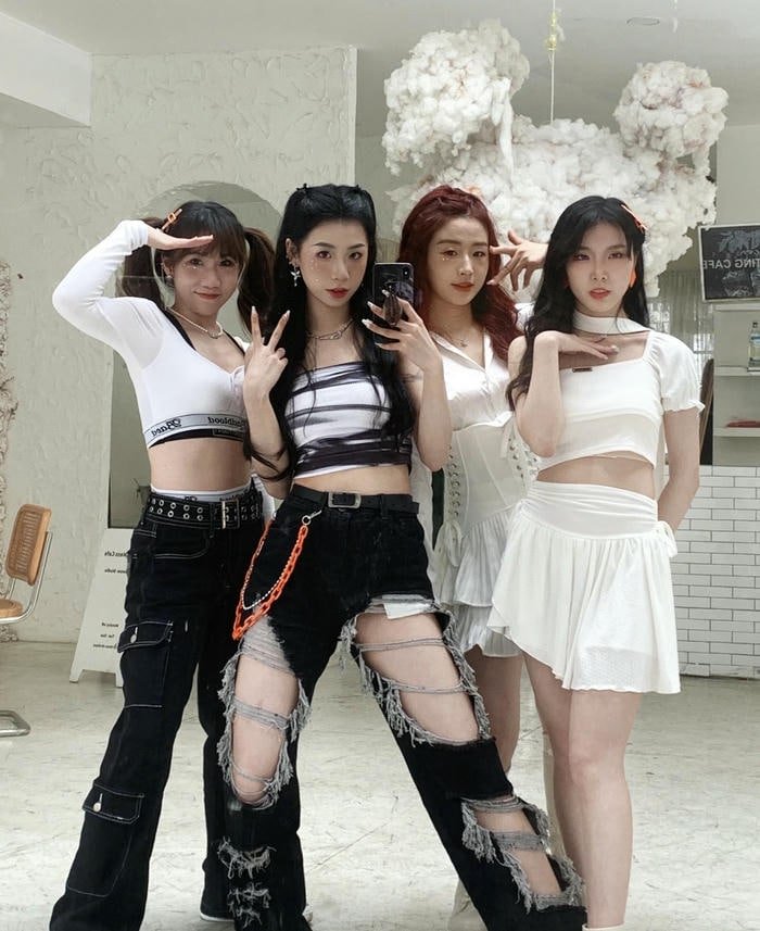 soft love dp for girls tone