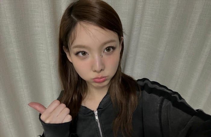 soft moody profile in shadow girl dp