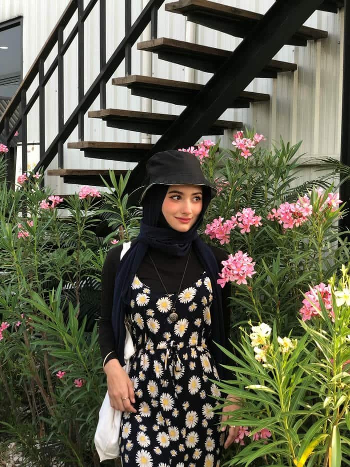 soft smile muslim girl dp portrait