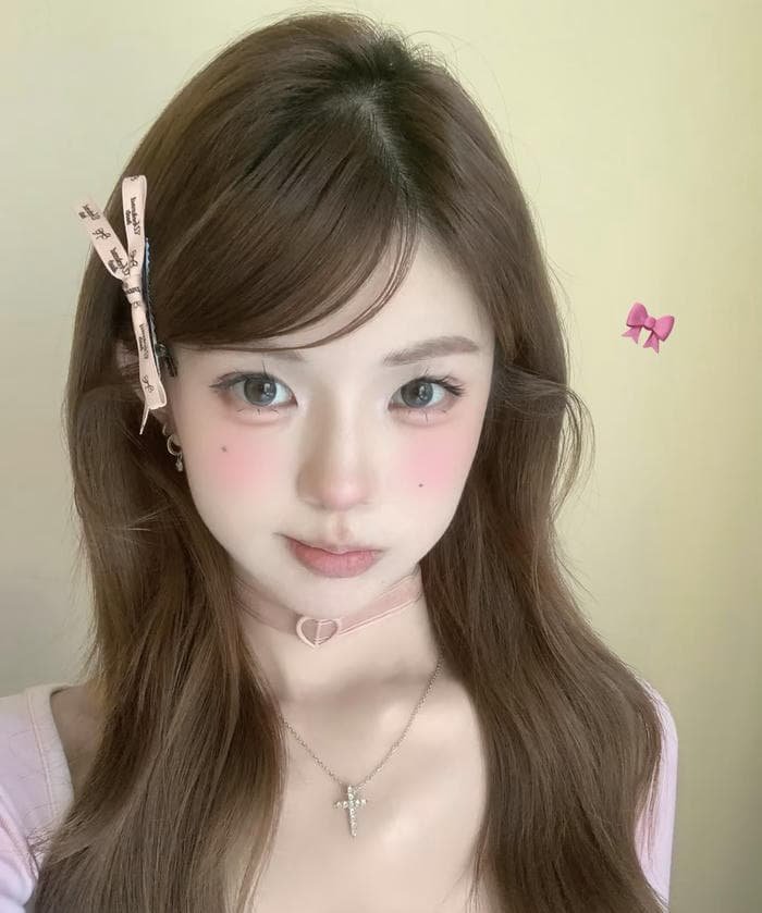 sparkling eye detail