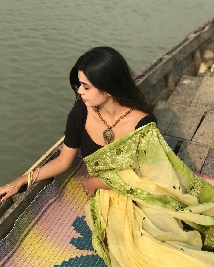 sweet marathi girls dp charming smile