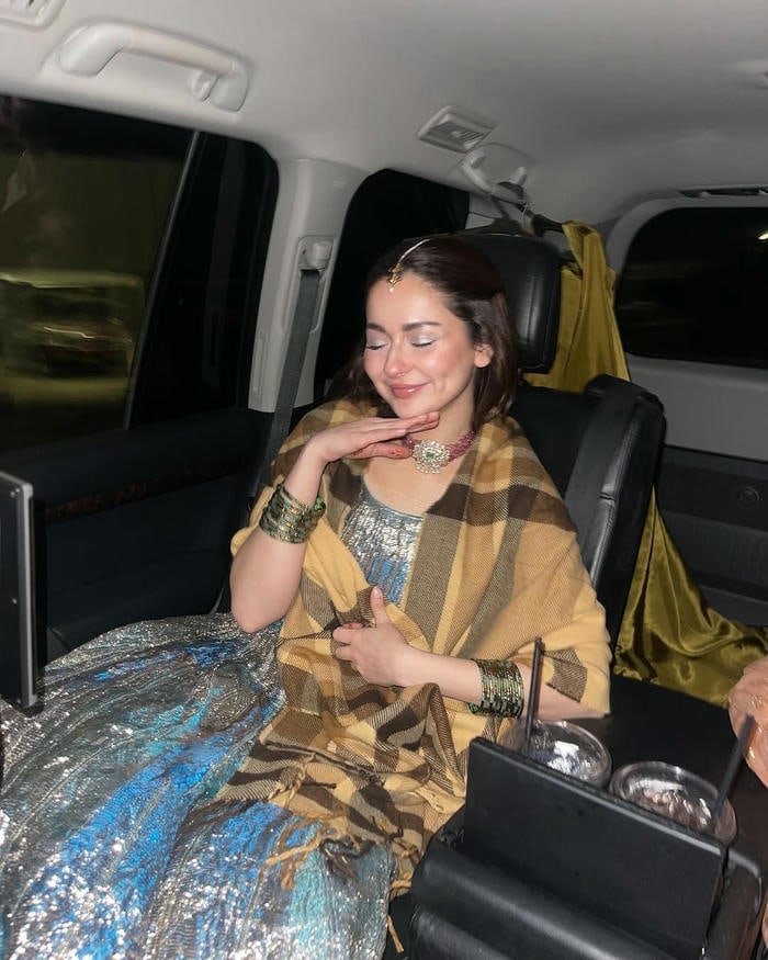 timeless indian girl dp elegant beauty