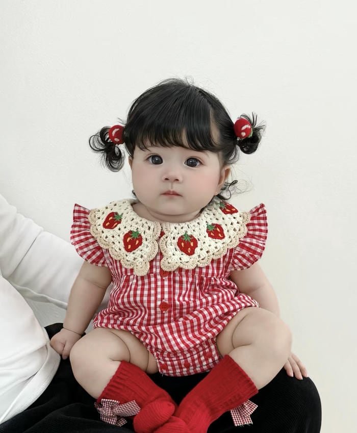 tiny charm in stylish cute baby girl dp