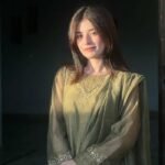 trendy kashmiri girls dp stylish look