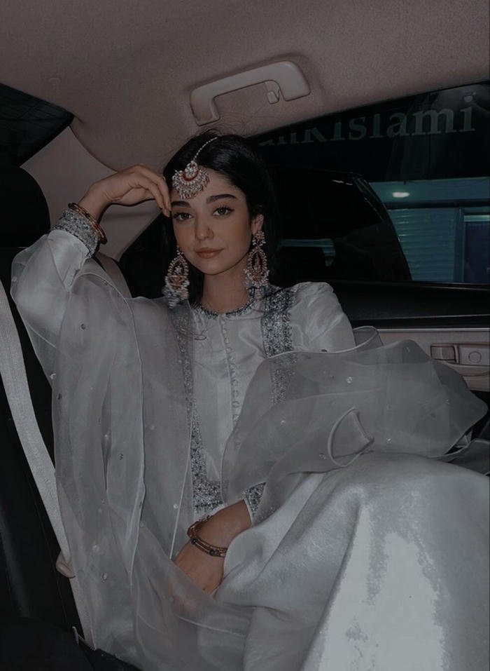 vintage kashmiri girls dp classic elegance