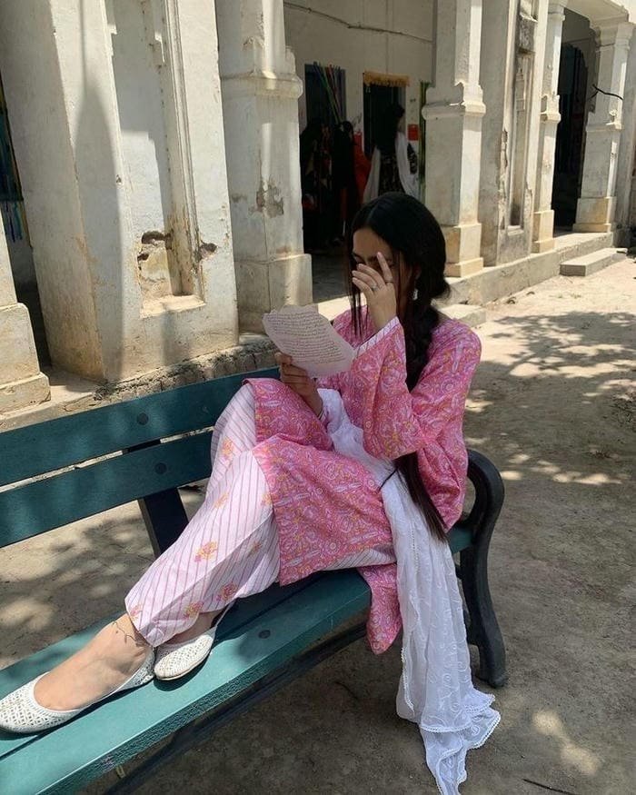 vintage punjabi girls dp classic elegance