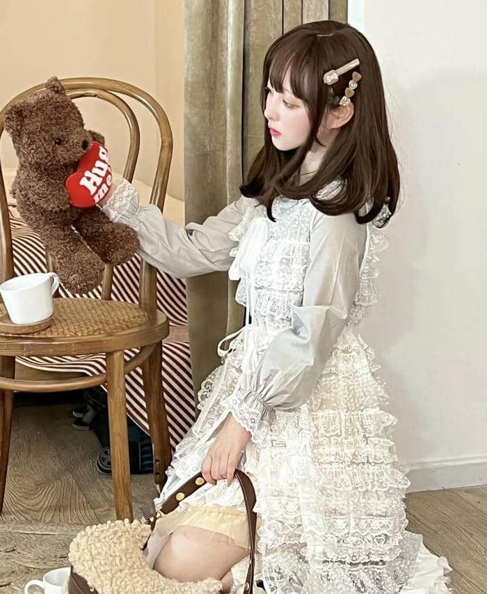 warm aesthetic of teddy bear girl dp