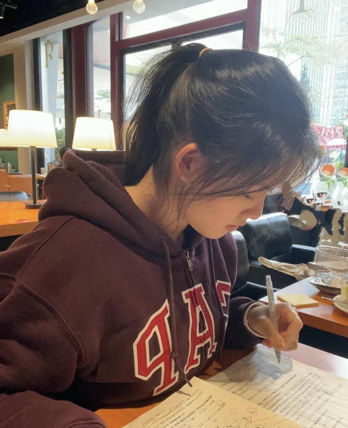 warm learning moment in study girl dp