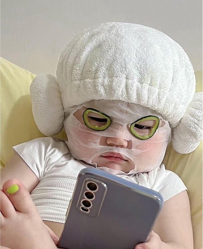 warm vibe in stylish cute baby girl dp