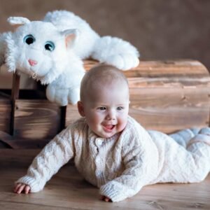 Love cute baby images crawling floor white cat toy