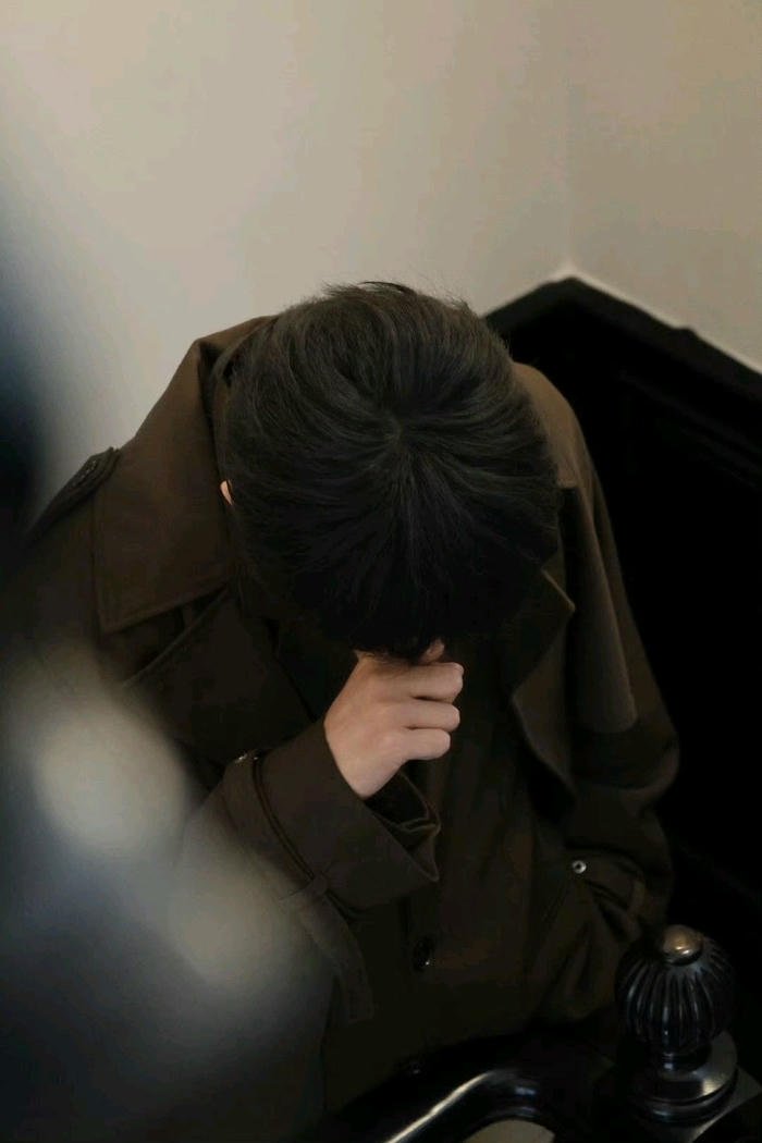 mood off dp for boy lost inside