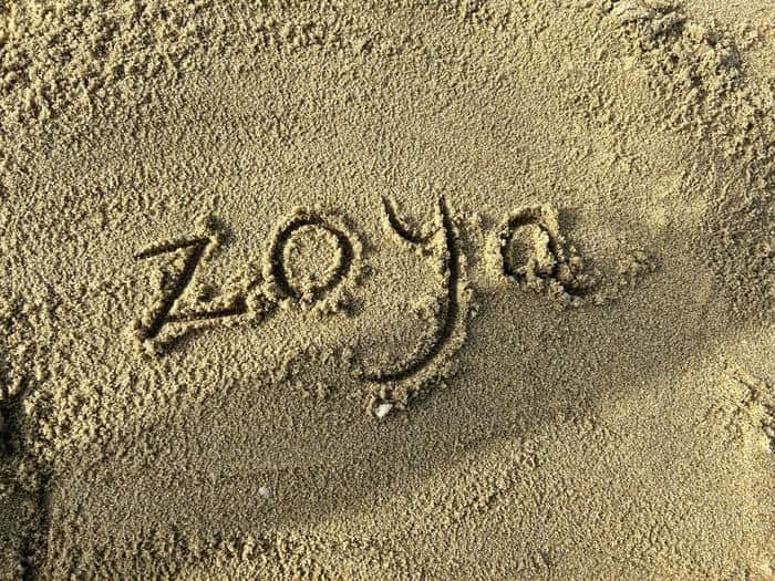 zoya name dp modern poetic vibe