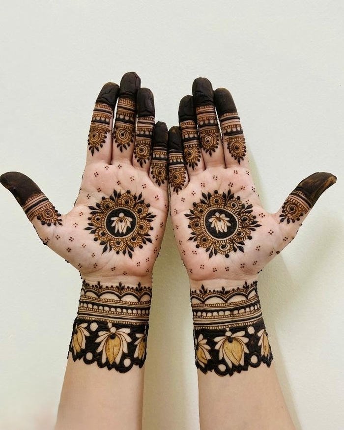 Beautiful teej mehndi pattern with intricate lines