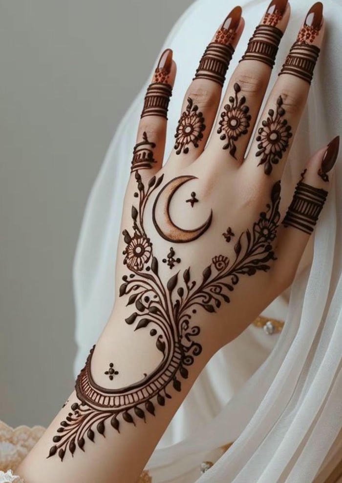 Chand mehndi design radiating artistic charm and elegance