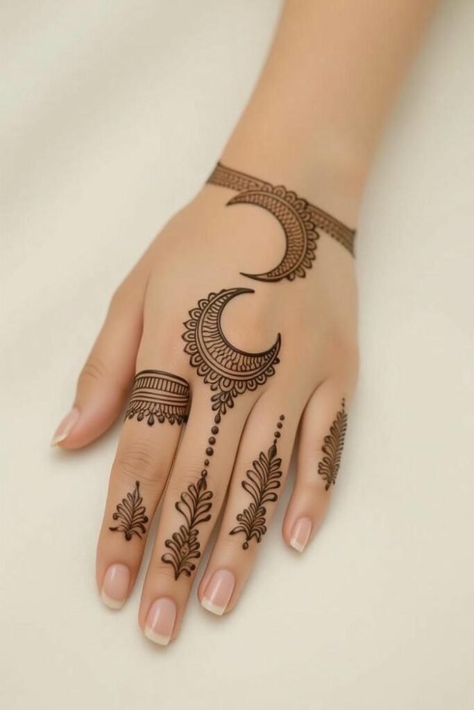 Chand mehndi design shaped with harmonious flowing curves