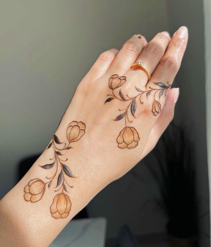 Decorative mehndi style featuring balanced intricate accents