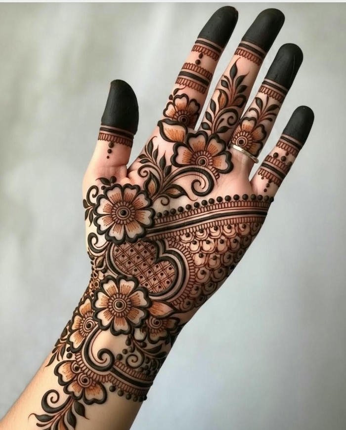 Mehndi design for teej with floral detailing