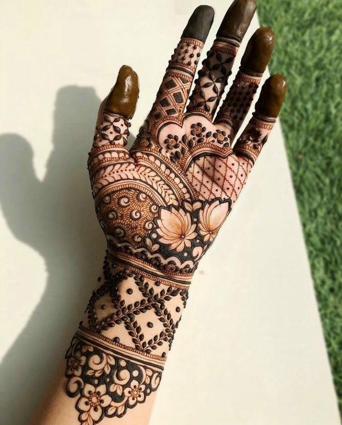 Refined teej mehndi art with elegant flow