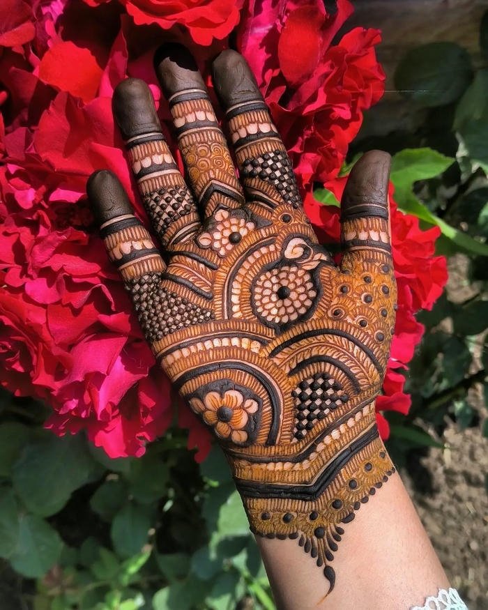 Teej mehndi design illustrating refined artistic symmetry